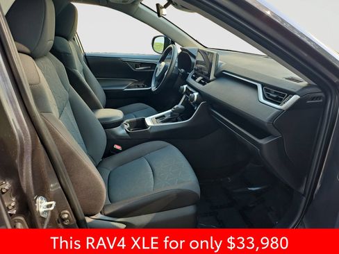 Used 2025 Toyota RAV4 XLE FWD image 17