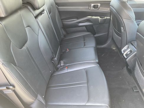 Certified 2025 Kia Sorento S w/ Panoramic Sunroof Package FWD image 11