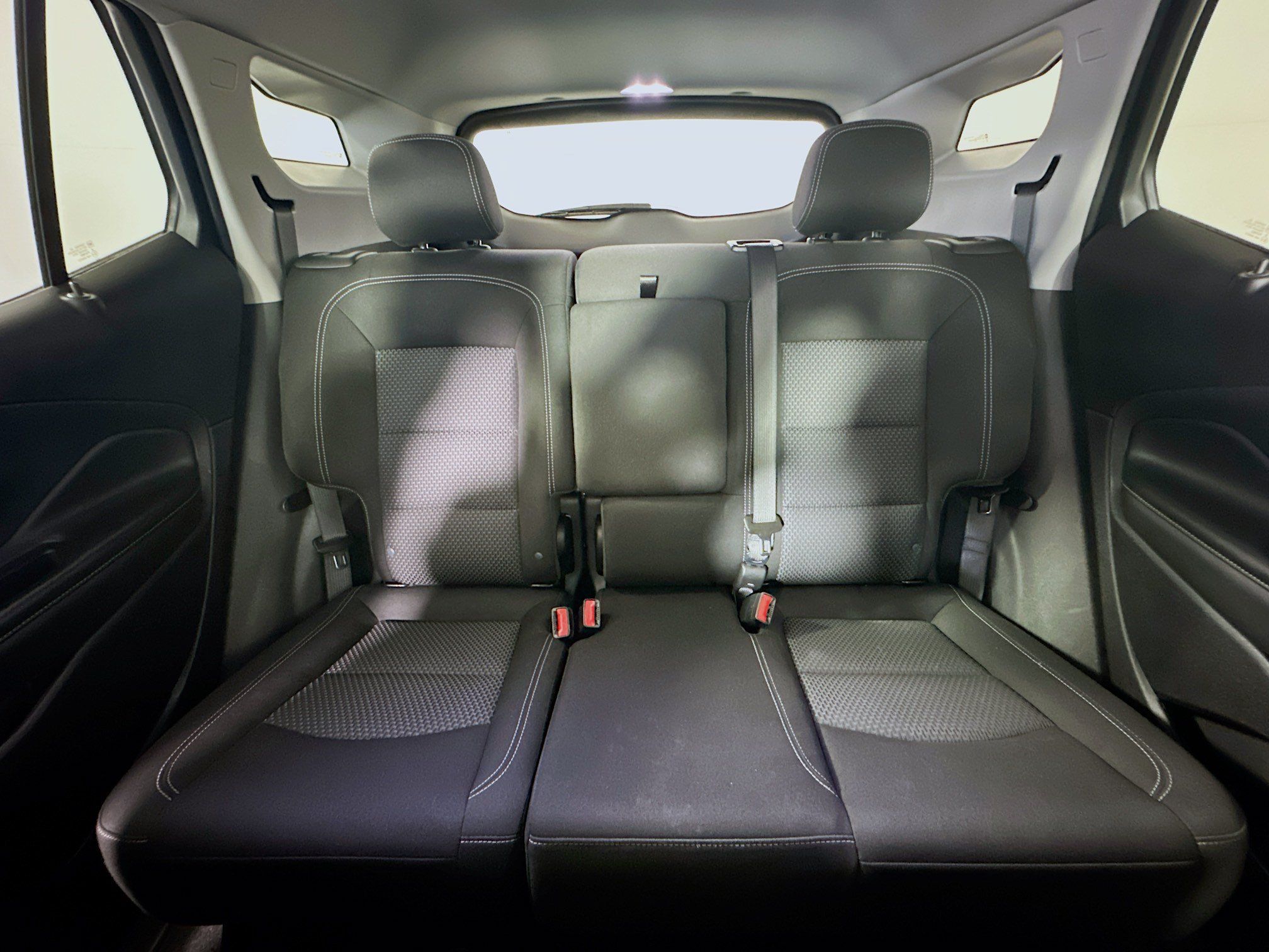 Used 2024 GMC Terrain SLE FWD image 30