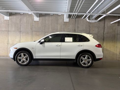Used 2014 Porsche Cayenne Diesel AWD/4WD image 2