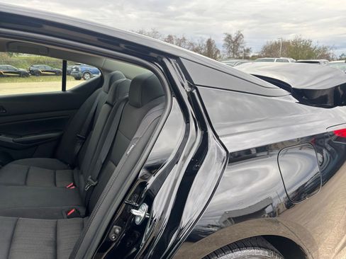 Used 2025 Nissan Altima 2.5 SV image 35