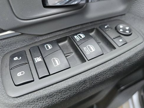 Used 2024 RAM 1500 Classic SLT image 29