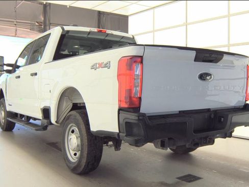 Used 2023 Ford F250 XL AWD/4WD image 3