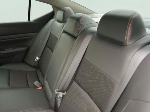 Used 2019 Nissan Altima 2.0 SR FWD image 14
