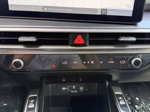 Certified 2024 Kia Sorento S w/ Panoramic Sunroof Package FWD image 23