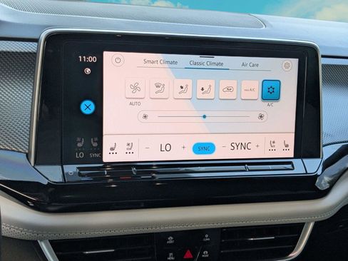 Used 2024 Volkswagen Atlas Cross Sport SEL Premium R-Line image 16