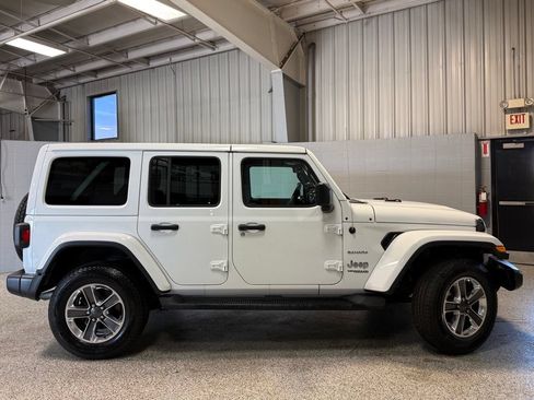 Used 2022 Jeep Wrangler Unlimited Sahara w/ Cold Weather Group AWD/4WD image 7