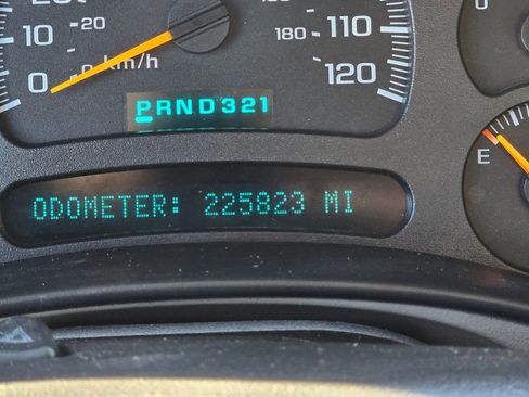 Used 2005 GMC Sierra 2500 SLT w/ Heavy-Duty Power Package image 28