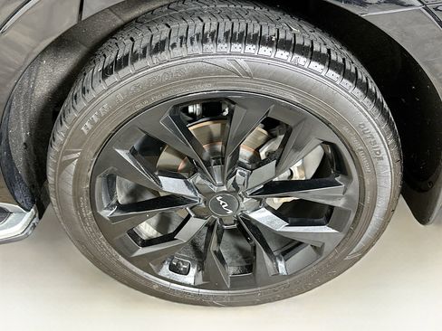 Used 2022 Kia Sorento SX image 11