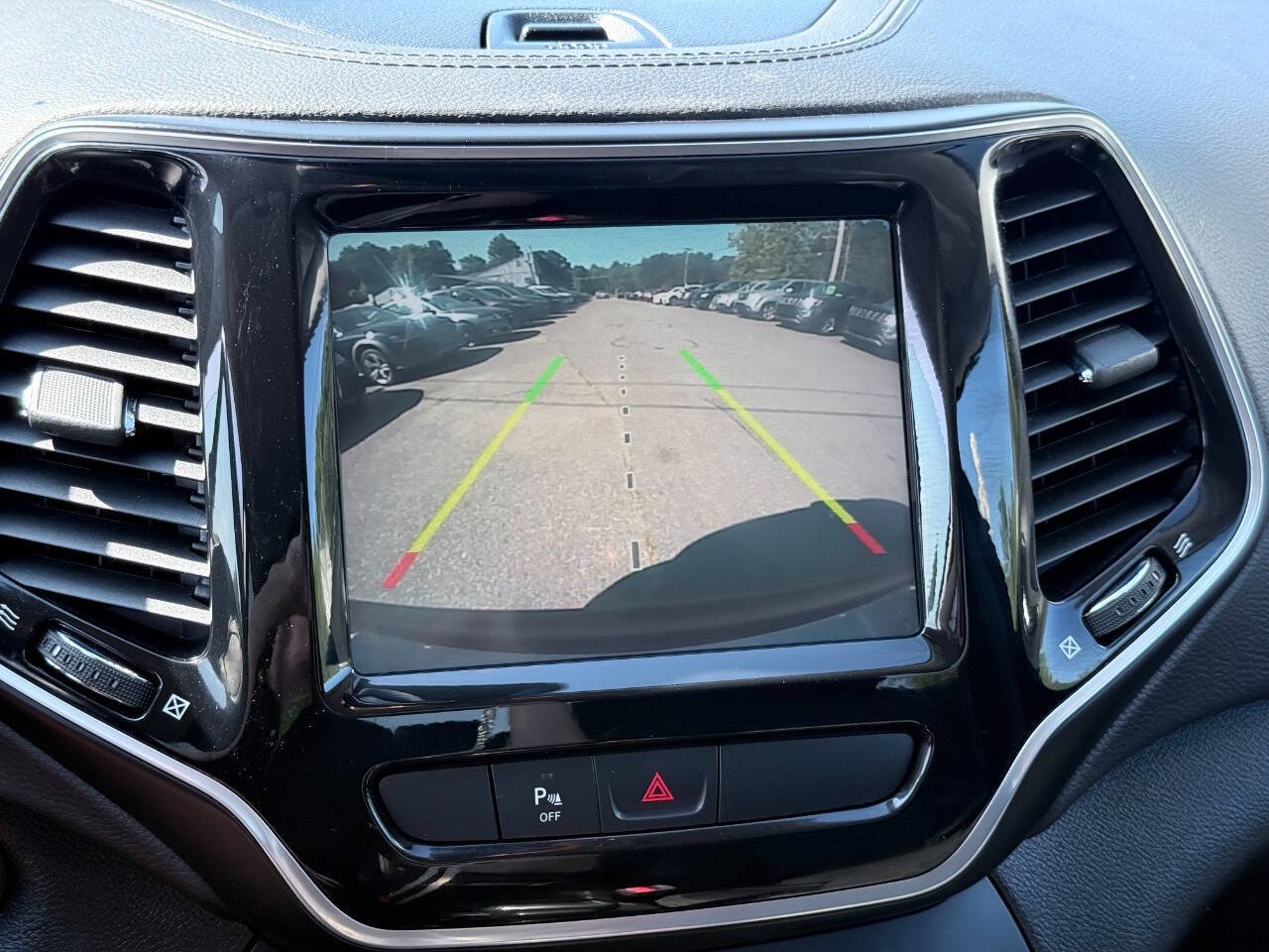 Used 2020 Jeep Cherokee Limited AWD/4WD image 30