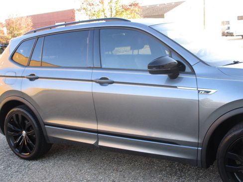 Used 2021 Volkswagen Tiguan SE R-Line image 41