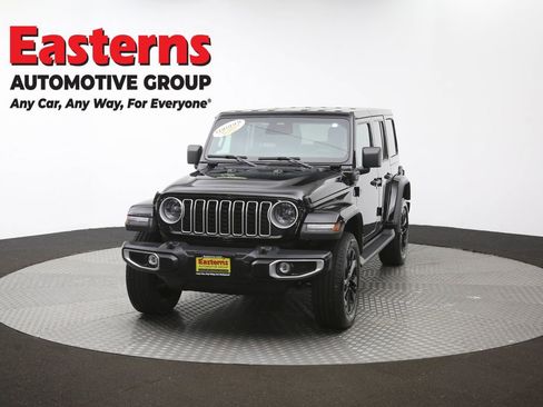 Used 2025 Jeep Wrangler Unlimited Sahara AWD/4WD image 55