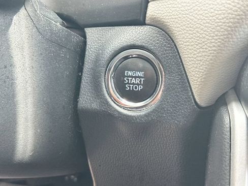 Used 2020 Toyota RAV4 XLE w/ Convenience Package AWD/4WD image 19