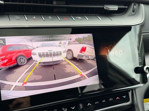 New 2026 Jeep Grand Cherokee Altitude AWD/4WD image 23