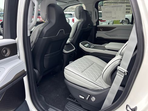 New 2026 Lincoln Navigator Black Label AWD/4WD image 27