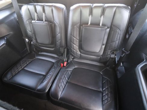 Used 2017 Ford Explorer Platinum AWD/4WD image 9