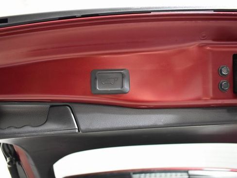 Used 2019 Toyota RAV4 XLE Premium image 28