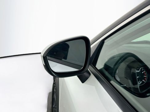 Used 2024 Nissan Rogue SV FWD image 16