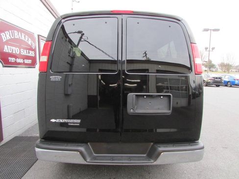 Used 2016 Chevrolet Express 3500 LT w/ LT Preferred Equipment Group RWD image 3