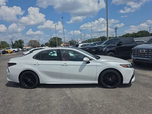 Used 2022 Toyota Camry XSE FWD image 4