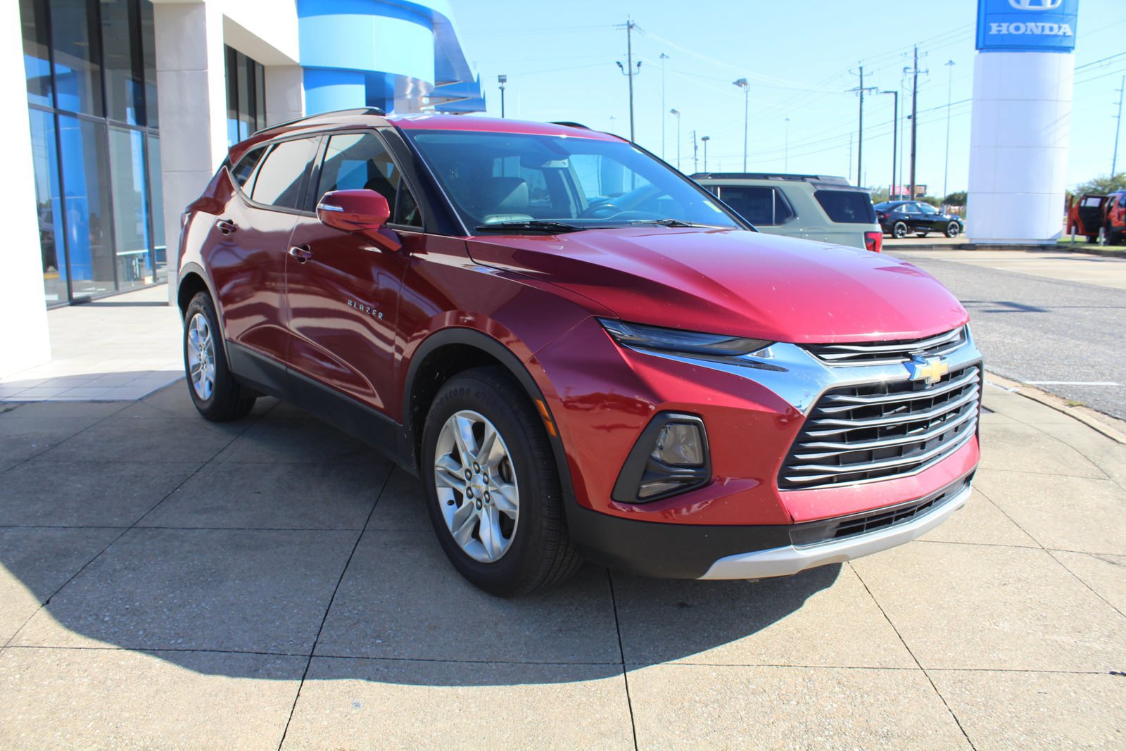 Used 2019 Chevrolet Blazer LT w/ LPO, Cargo Package FWD image 1
