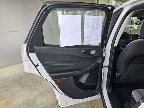 Used 2022 Ford Escape S image 16