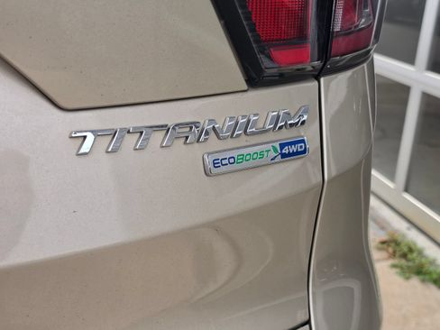 Used 2018 Ford Escape Titanium AWD/4WD image 8
