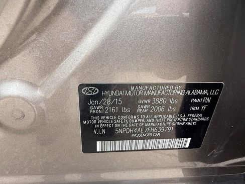 Used 2015 Hyundai Elantra SE image 22