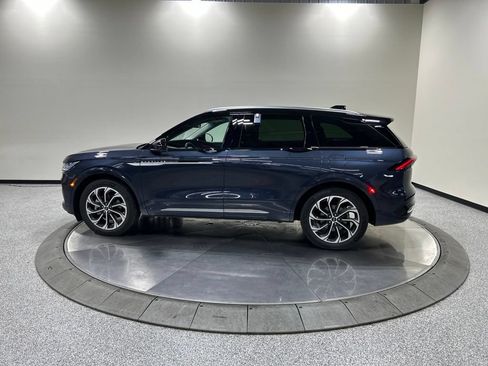 Certified 2024 Lincoln Nautilus Reserve w/ Equipment Group 202A AWD/4WD image 9