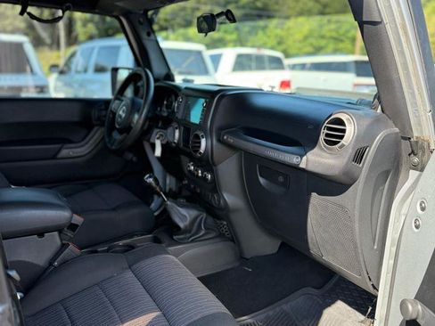 Used 2011 Jeep Wrangler Sport AWD/4WD image 9