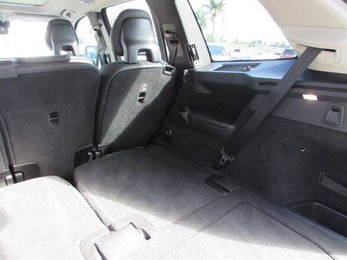 Used 2016 Volvo XC90 T6 Momentum w/ Vision Package image 29