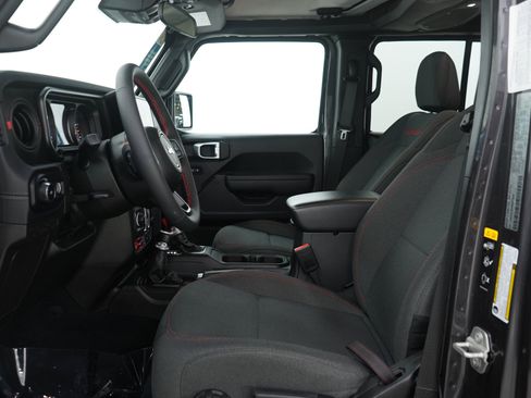 Used 2024 Jeep Wrangler Unlimited Rubicon w/ Convenience Group AWD/4WD image 23