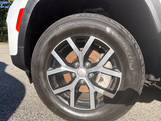Used 2023 Jeep Grand Cherokee Limited AWD/4WD image 10