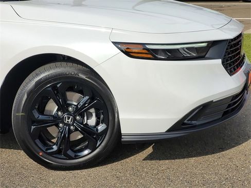 New 2025 Honda Accord SE image 3