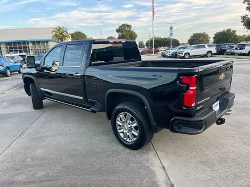 Used 2024 Chevrolet Silverado 2500 LTZ w/ LTZ Plus Package AWD/4WD image 5