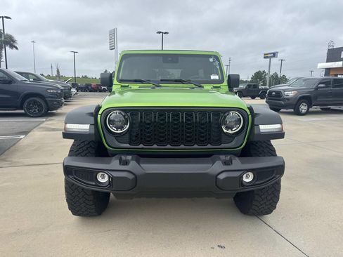 Used 2025 Jeep Wrangler Unlimited Sport AWD/4WD image 2