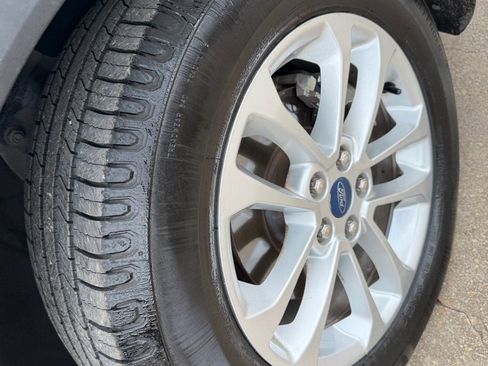 Used 2021 Ford Escape SE image 8