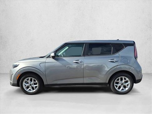 Used 2025 Kia Soul LX w/ LX Technology Package FWD image 5
