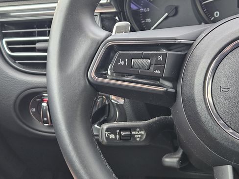 Certified 2025 Porsche Macan image 26