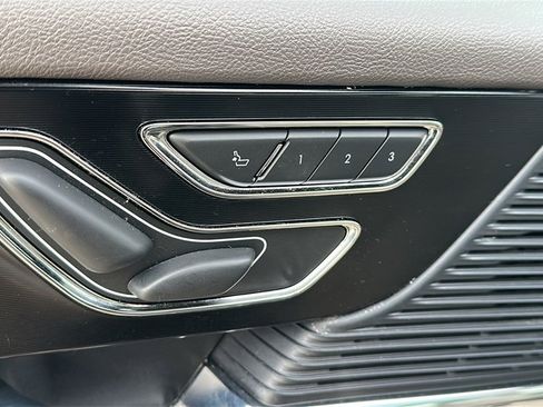 Used 2021 Lincoln Corsair Standard w/ Premium Package image 11