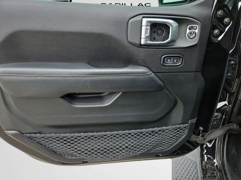 Used 2020 Jeep Wrangler Unlimited Sahara AWD/4WD image 17