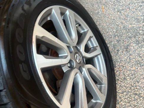 Used 2013 Nissan Pathfinder SV image 40