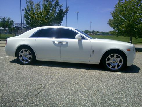 Used 2013 Rolls-Royce Ghost RWD image 28