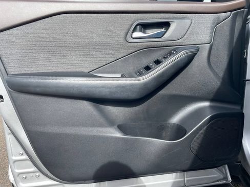 Certified 2023 Nissan Rogue SV AWD/4WD image 9