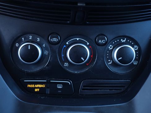 Used 2015 Ford Escape SE image 11