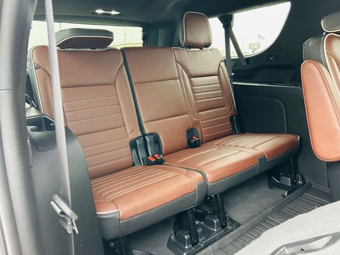 Used 2023 GMC Yukon XL Denali Ultimate w/ LPO, Floor Liner Package AWD/4WD image 43