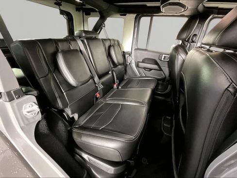 Used 2023 Jeep Wrangler Unlimited Sahara w/ Cold Weather Group AWD/4WD image 24