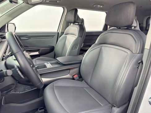 Used 2024 Kia EV9 Light Long Range image 40