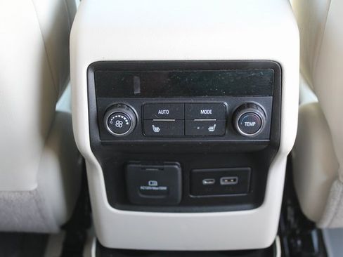 Used 2021 GMC Acadia Denali w/ Denali Technology Package image 20