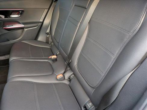 Used 2025 Mercedes-Benz GLC 300 4MATIC image 15